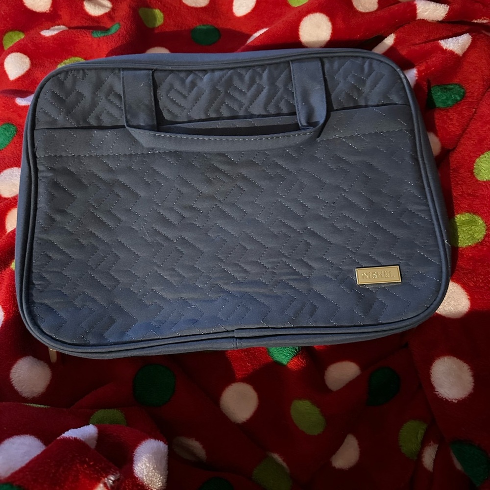 Nishel travel bag, new with tag